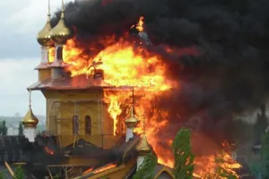 палаюча церква