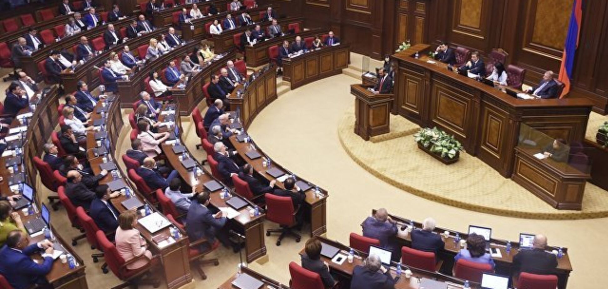 Парламент Армении снова провалил выборы премьера: что дальше