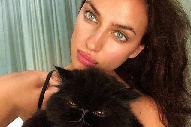 Есть и худеть: Ирина Шейк раскрыла секрет безупречной фигуры