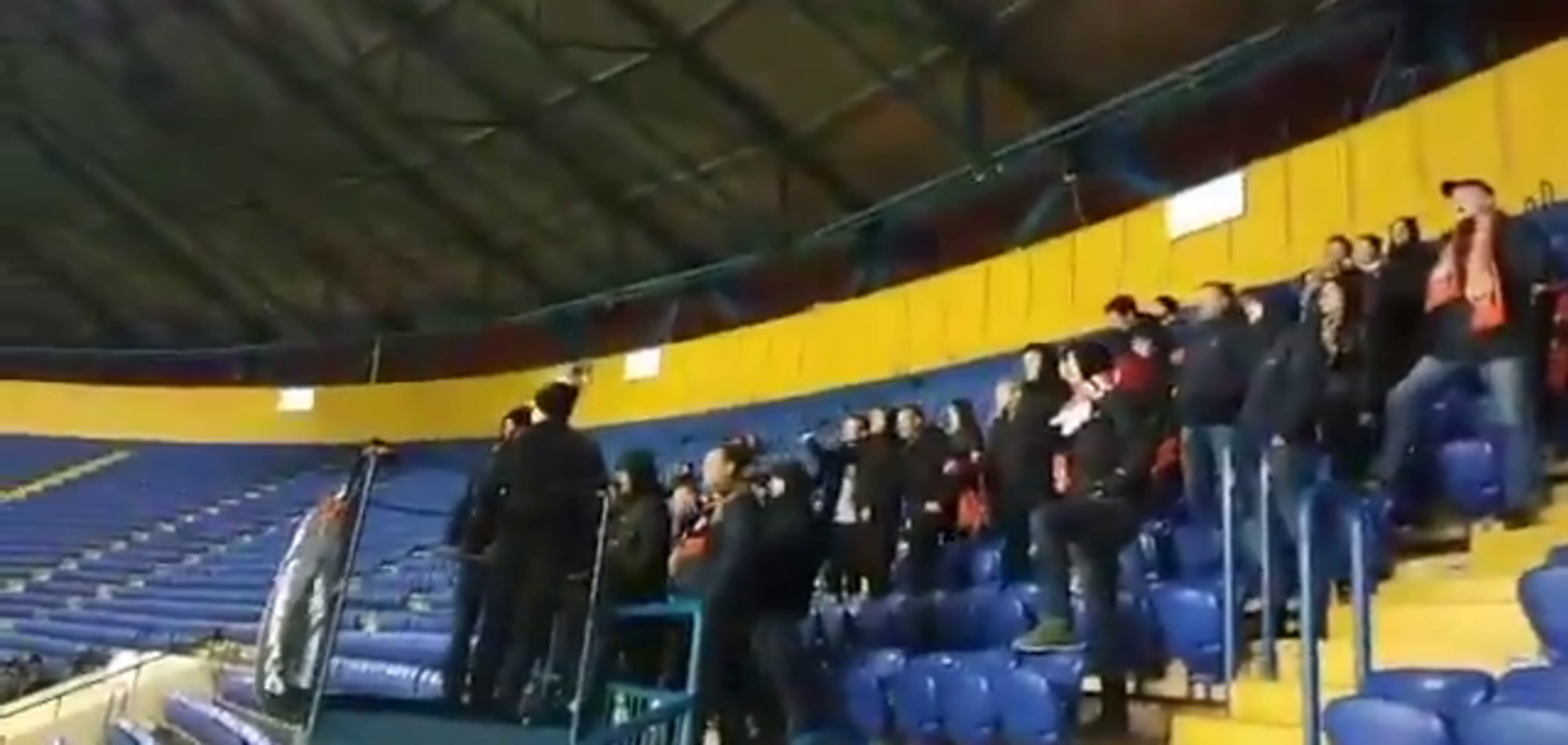 ''В рашку уезжай'': фанаты освистали ''ва*ного'' экс-футболиста сборной Украины