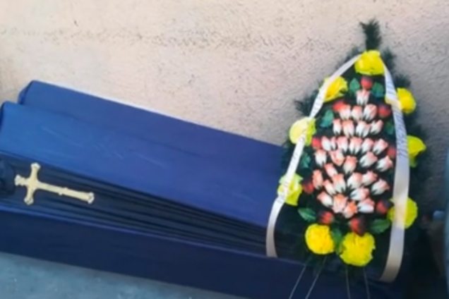  ''Передумал умирать'': в Киеве разыгралась эпопея с ничейным гробом