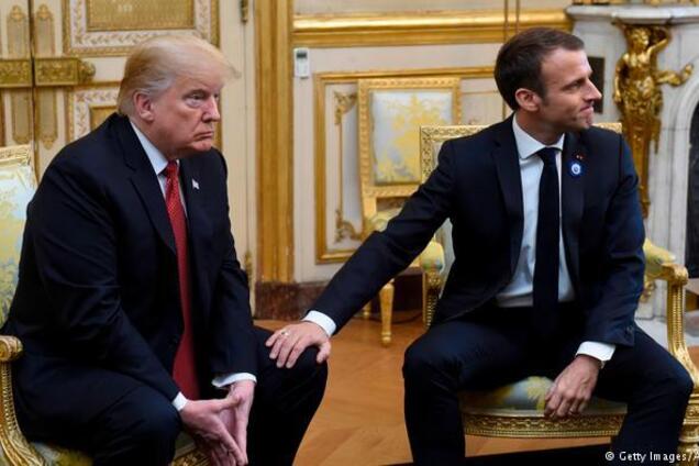 Потрогал за коленку: Макрон удивил СМИ странной заботой о Трампе