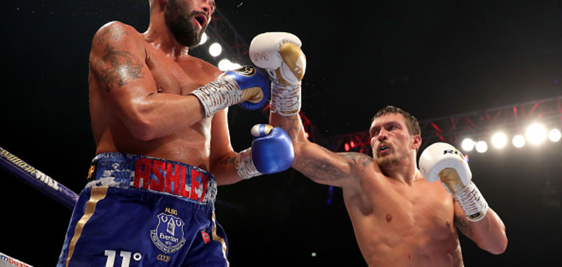 Как Усик уничтожил Белью: самые яркие кадры фантастического боя