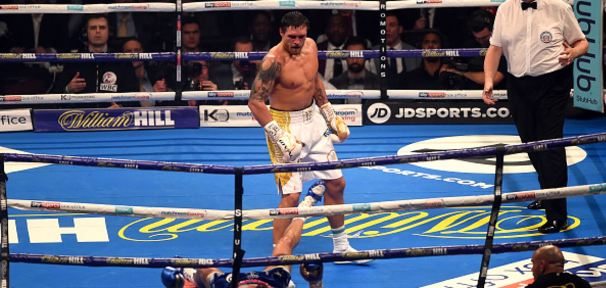 ''Зробив відбивну'': соцмережі бурхливо відреагували на перемогу Усика