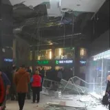 В Минске рухнул потолок в ТЦ: первые фото и видео с места ЧП