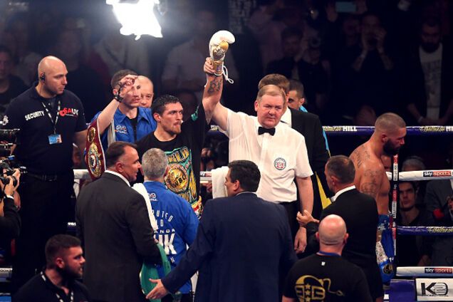 ''Гений'': в России восхитились победой ''красавца Усика''