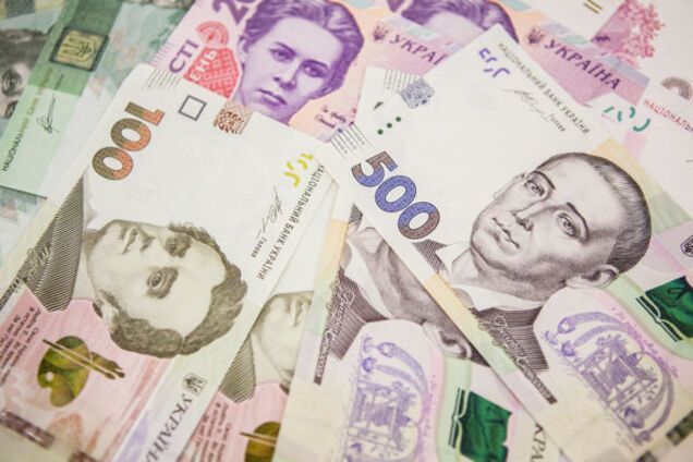 Фальшивками навіть видають зарплату: Україну заполонили підроблені гроші