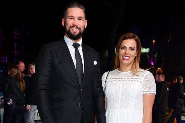 ''Гре***ный п***р'': жена Белью закатила истерику после боя Тони с Усиком