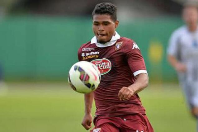 Венесуэльский футболист придумал хитрый способ бить пенальти - опубликовано видео