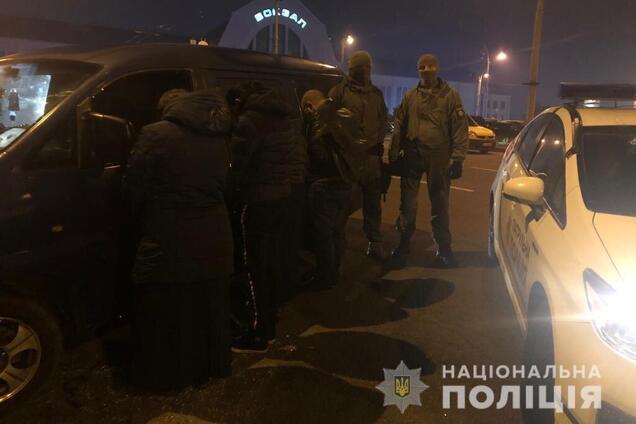 Держали в рабстве почти 100 человек: на Одесщине схватили опасную преступную группу