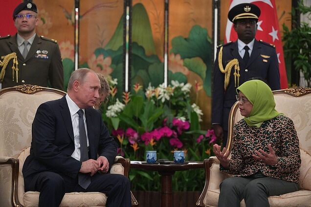 ''Печія і блювотний рефлекс'': Путін розлютив росіян показною щедрістю у Сінгапурі