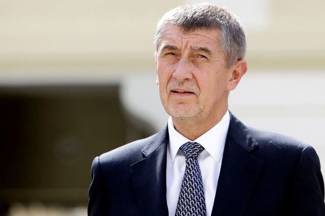 Приказал вывезти сына в Крым: вокруг чешского премьера разгорелся скандал