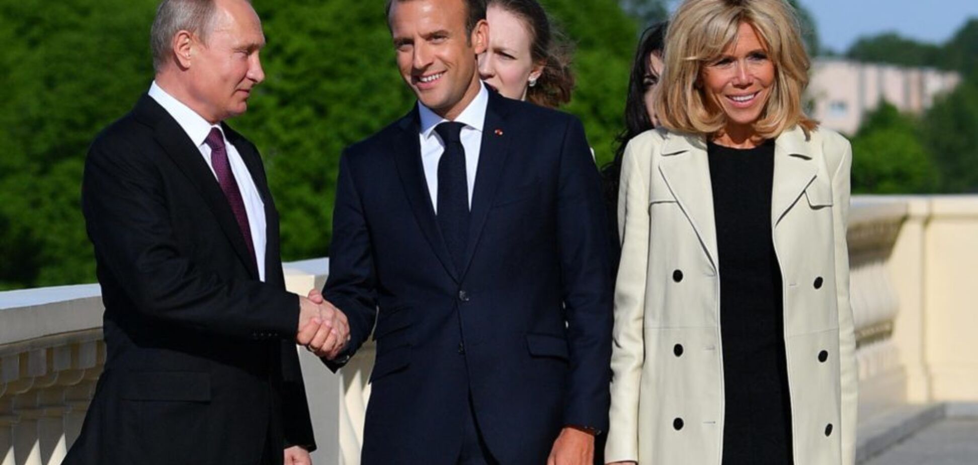 А что кремлевский диктатор делал на форуме мира?