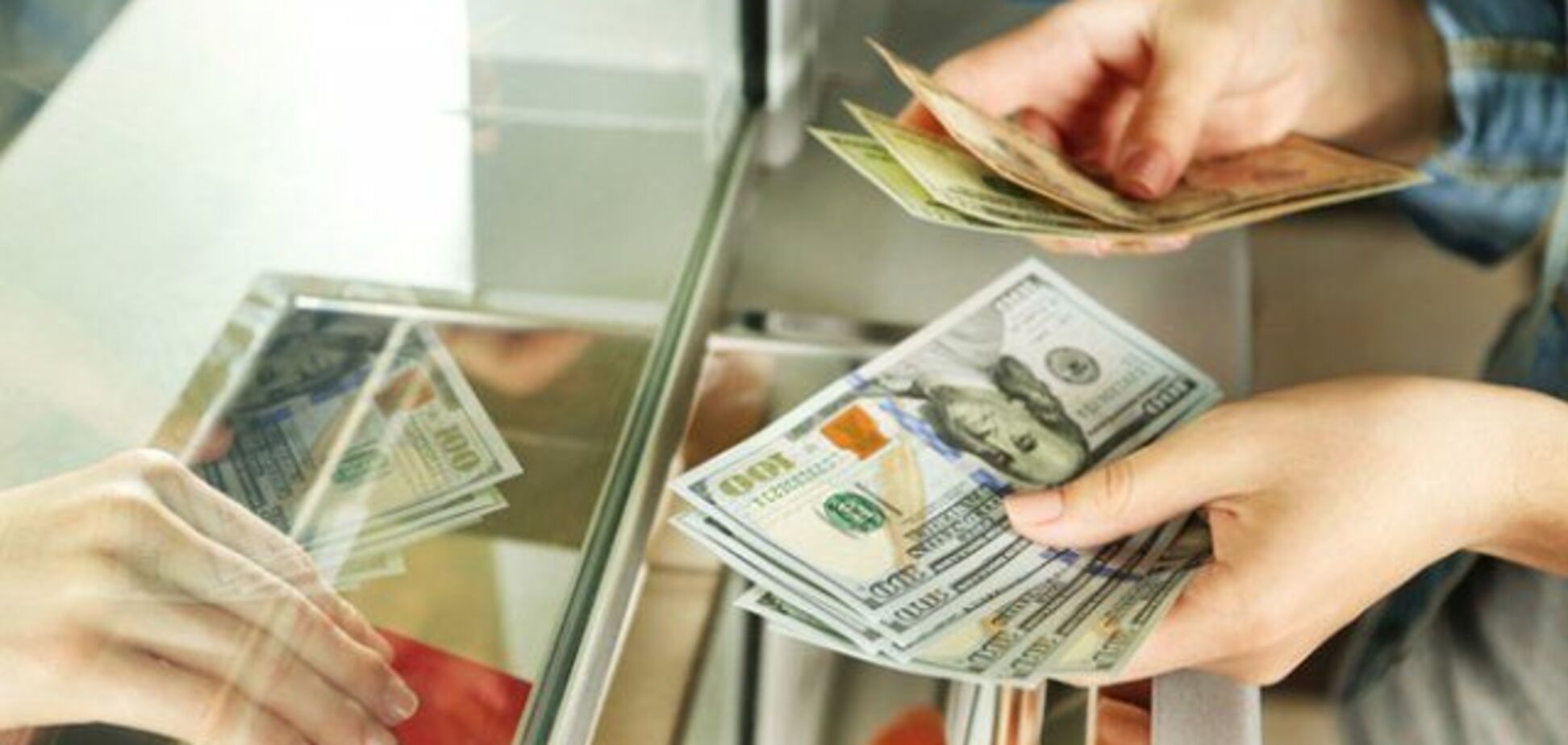 Доллар будет падать: миру предрекли глобальные изменения в 2019 году