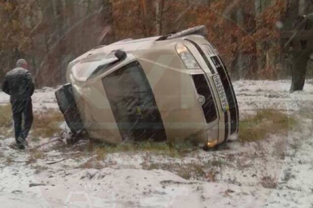 ''Краще не виїжджати!'' Київ накрила ''хвиля'' дорожніх аварій. Фото і відео колапсу