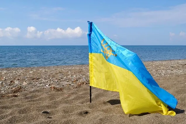 Крим – Україна! У Луганську помітили патріотичні карти. Фотофакт