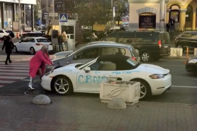 ''Не злите украинских блондинок'': в скандале с Porsche в Киеве заметили забавный нюанс