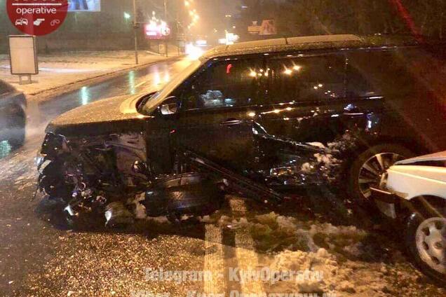 ''Я из прокуратуры!'' В Киеве пьяный водитель устроил масштабную аварию. Фото и видео