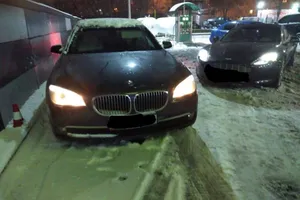''Принадлежали известному ''К'': в ГПУ показали конфискованные у беглого олигарха элитные авто