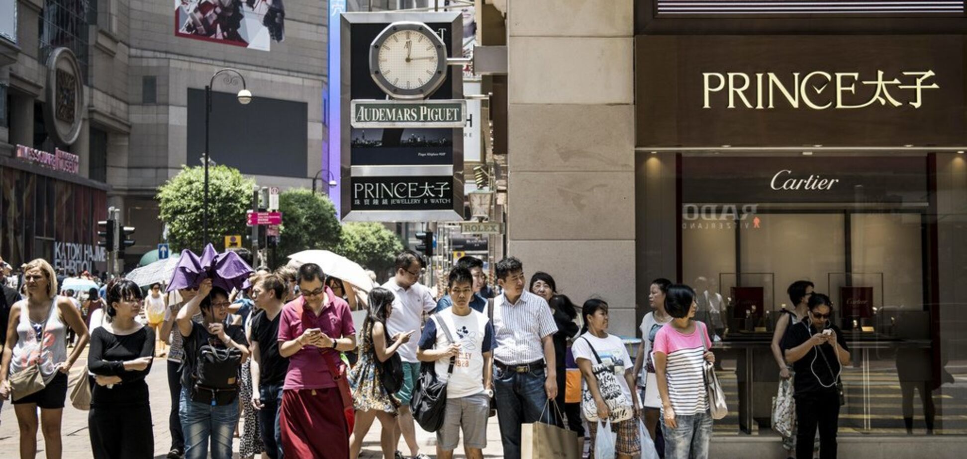 США потеряли лидерство: названы самые дорогие торговые улицы мира