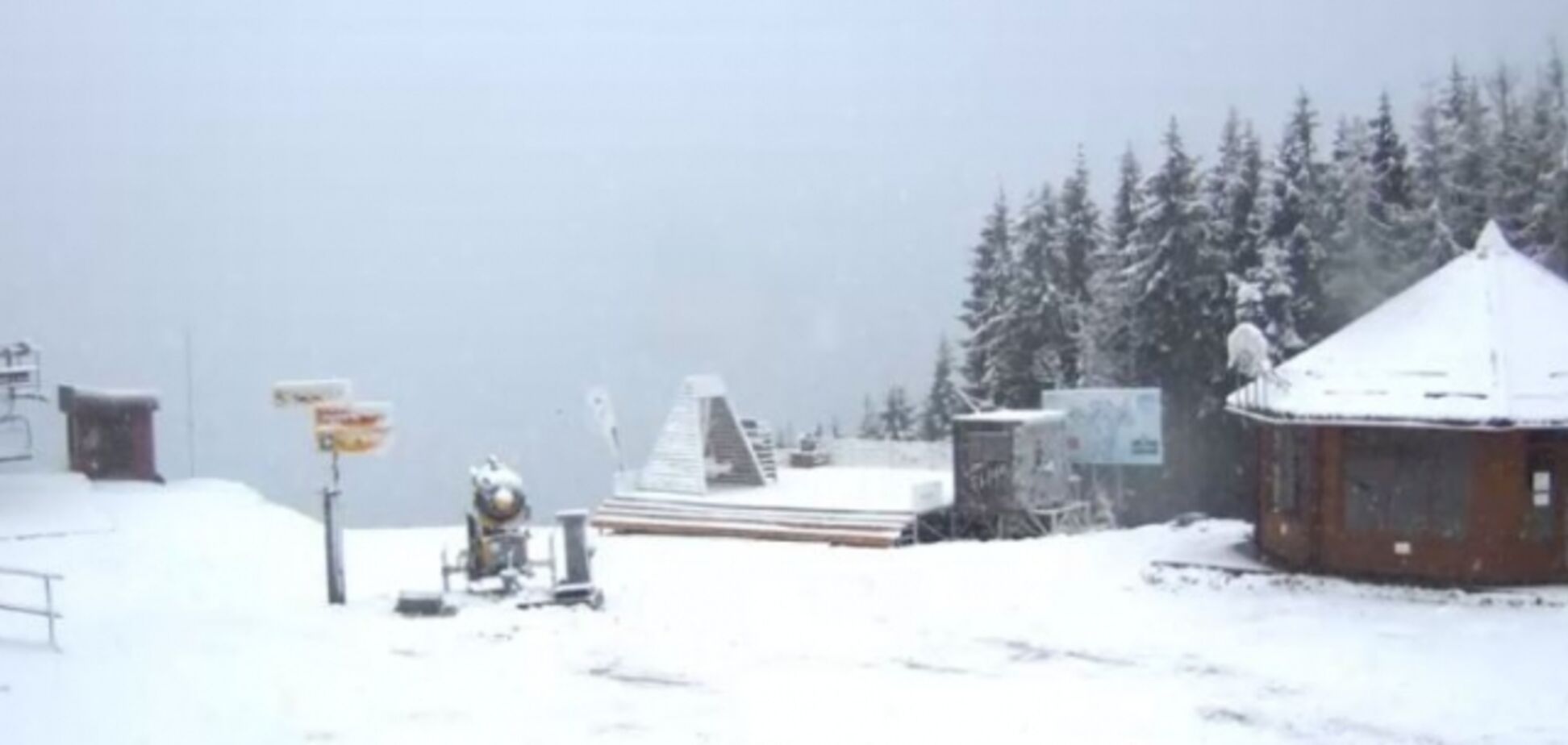 Популярные украинские курорты засыпало снегом: впечатляющие фото