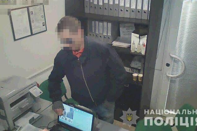 Запорожские копы задержали подозреваемого в вооруженном ограблении кредитного центра