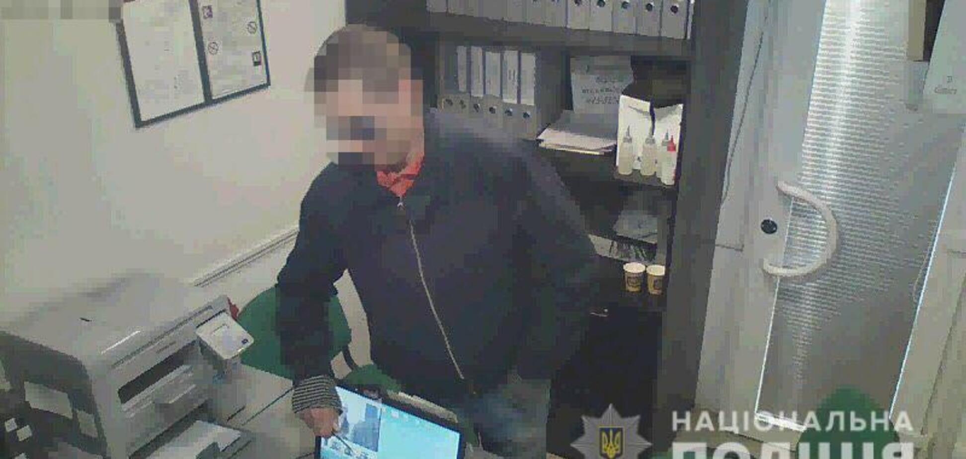 Запорожские копы задержали подозреваемого в вооруженном ограблении кредитного центра