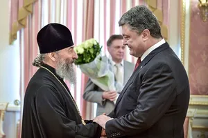 Скандальний Собор УПЦ МП: стало відомо про дзвінок Порошенка Онуфрію