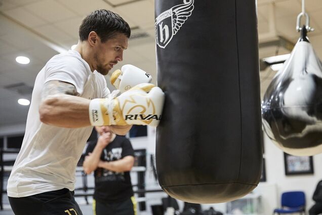 ''Этот вонючий раз не считается'': Усик поделился новыми откровениями