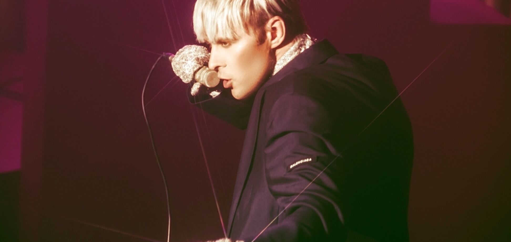 ''Привет из 80-х'': ''Джокер'' Макс Барских взорвал сеть новым клипом