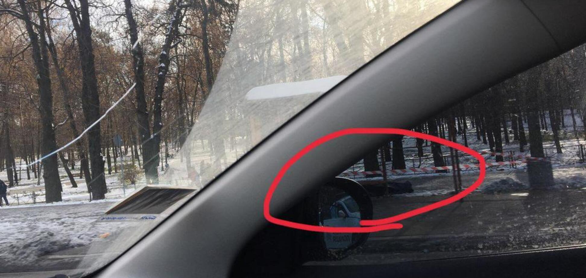 В Киеве посреди улицы обнаружили труп: первые фото и подробности