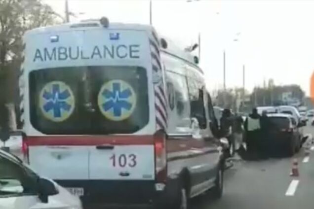 В Киеве столкнулись пять авто: на месте аварии образовалась многокилометровая пробка