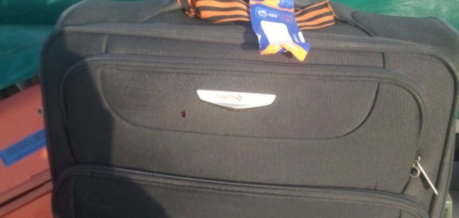 ''Нехай щастить!'' В аэропорту Киева задержали любителя ''русского мира'' с ''колорадкой''