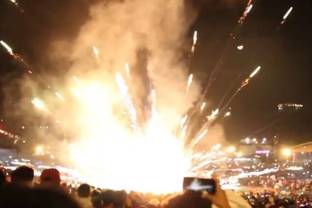 Упала вогненна куля: у М'янмі фестиваль феєрверків закінчився трагедією