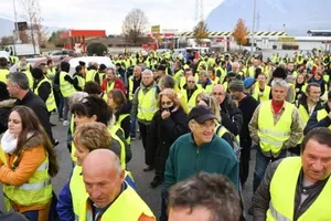 "Майдан" у Франції: сотні поранених і затриманих