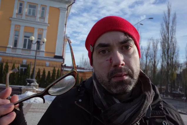В центре Киева избили иностранного журналиста: что произошло