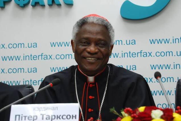 Ватиканский кардинал спел на мессе в Киеве