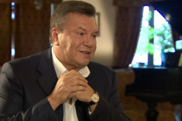 ''Не може рухатися'': адвокат підтвердив важкий стан Януковича