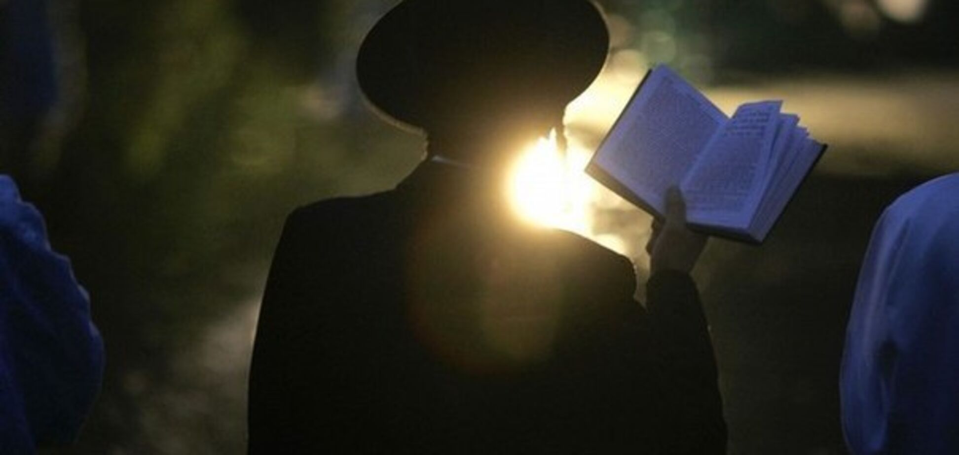 Напали на стюардесс и угрожали: хасиды устроили потасовку в самолете из-за шаббата