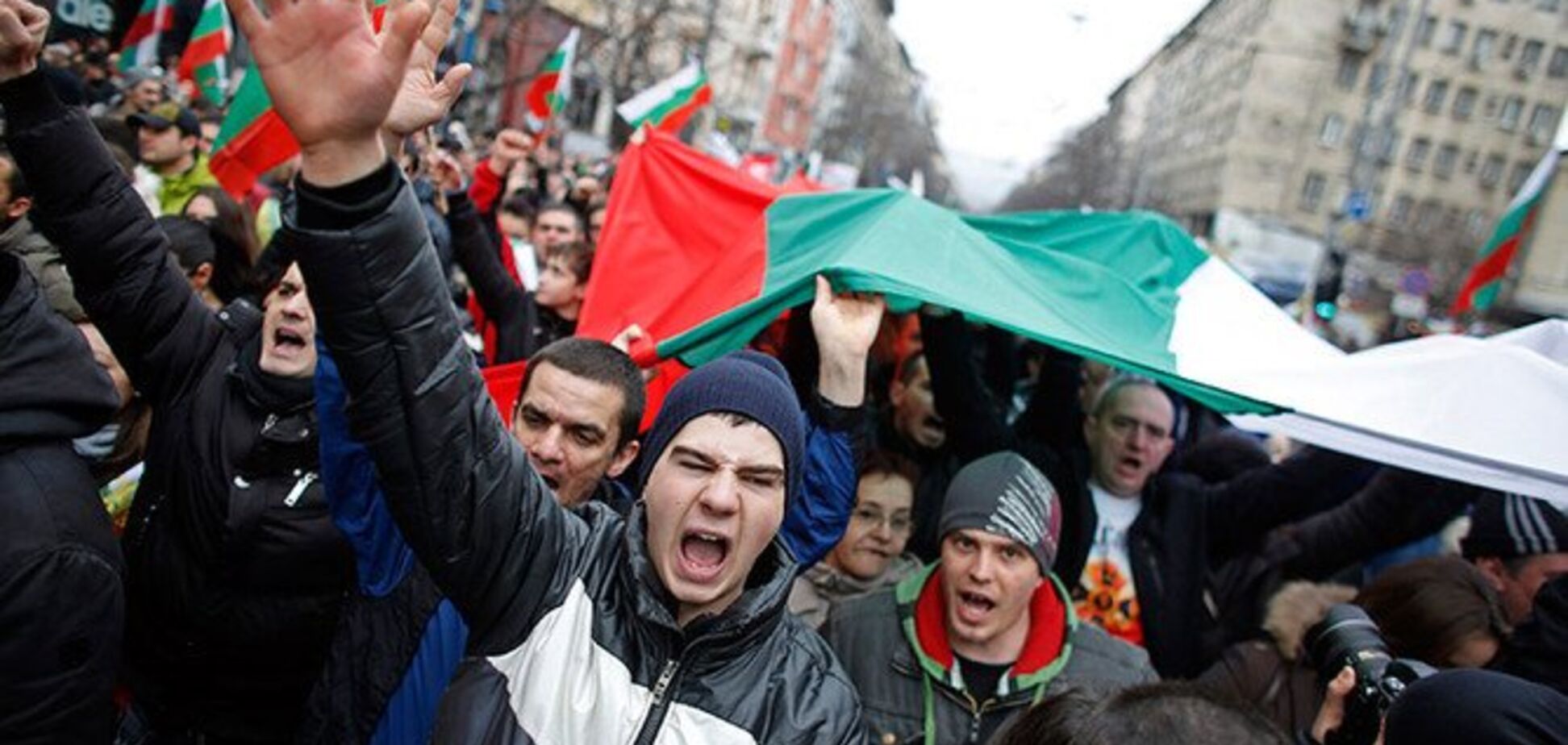 Еще одну страну Евросоюза охватили массовые протесты: что происходит