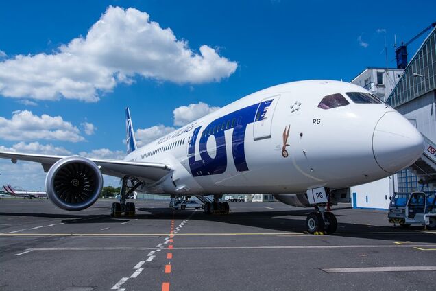 Спасли пассажиры: с польским Boeing произошло курьезное ЧП