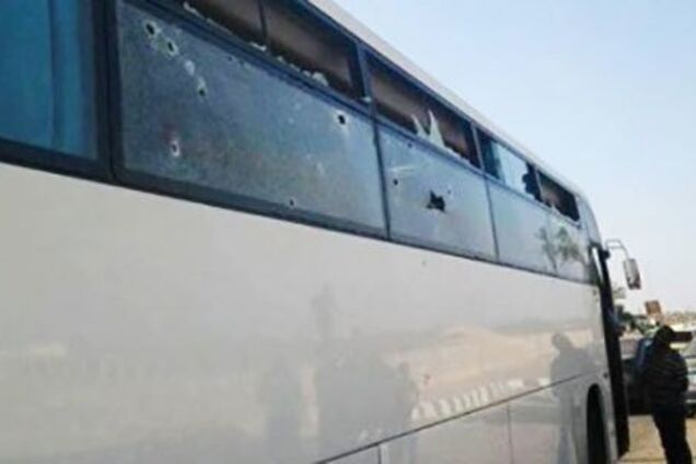 В Египте обстреляли автобус: среди жертв — женщины и дети
