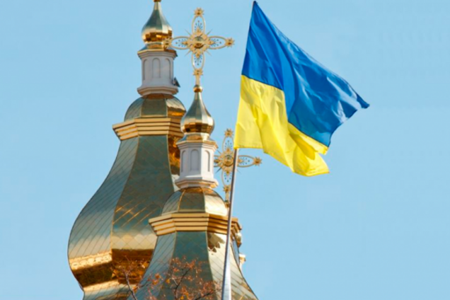 ''На грани абсурда'': Московский патриархат бурно отреагировал на его 'отмену' Константинополем