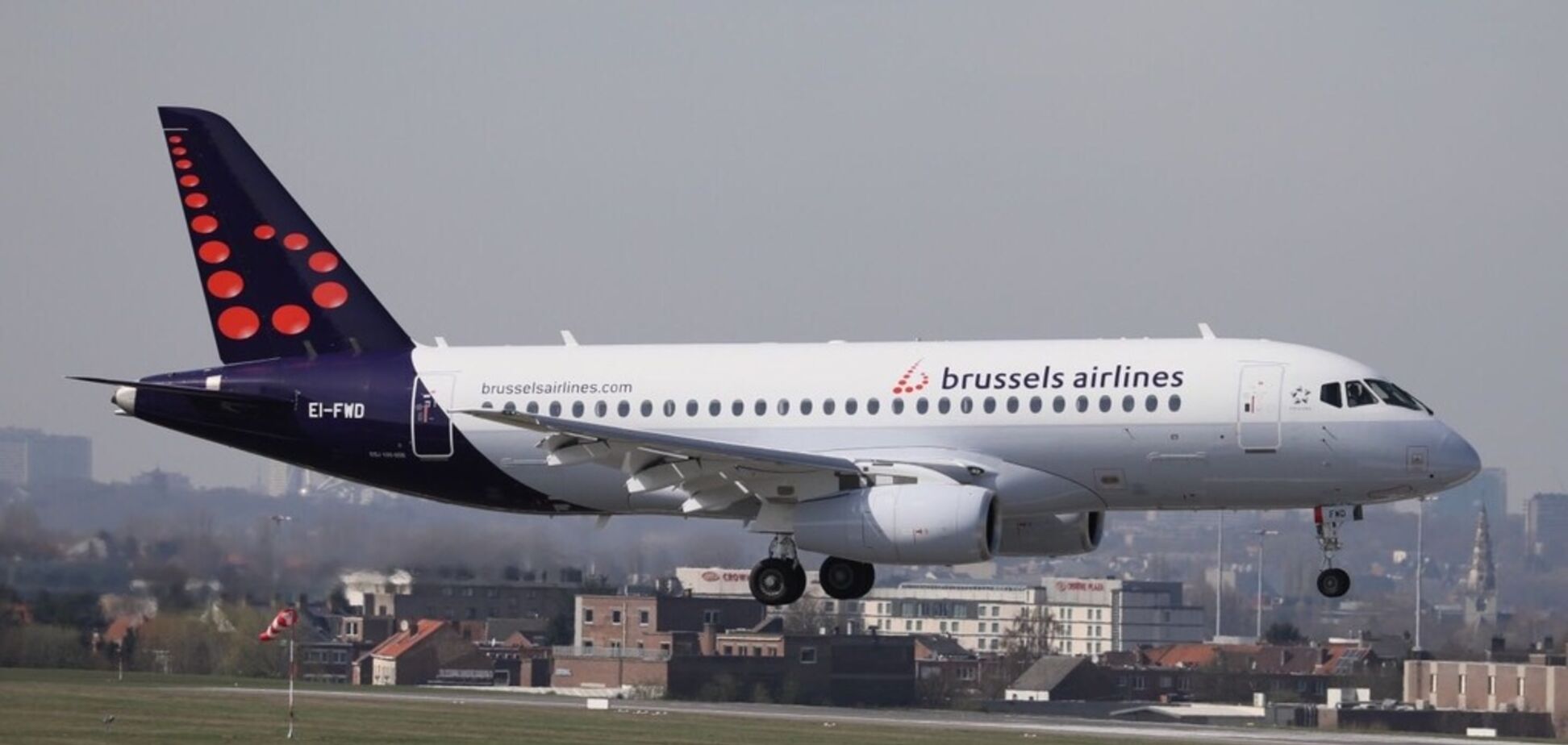 Змушені скасовувати рейси: у Бельгії бойкотували російські літаки