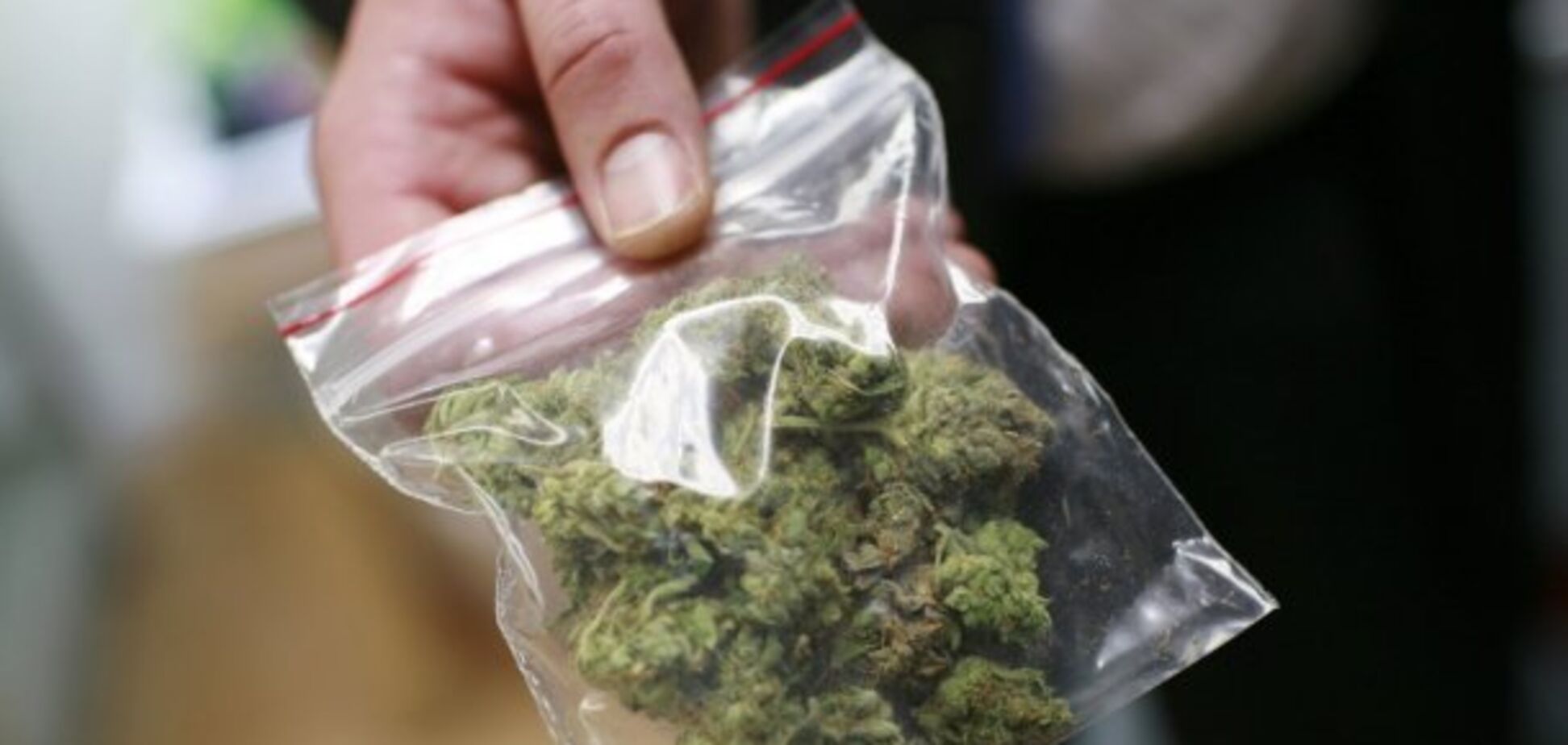 Сотрудник Мелитопольского СИЗО продавал задержанным наркотики