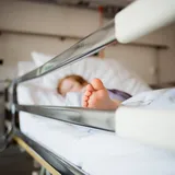 ''Ее глаза были залиты кровью'': украинских детей безнаказанно калечат