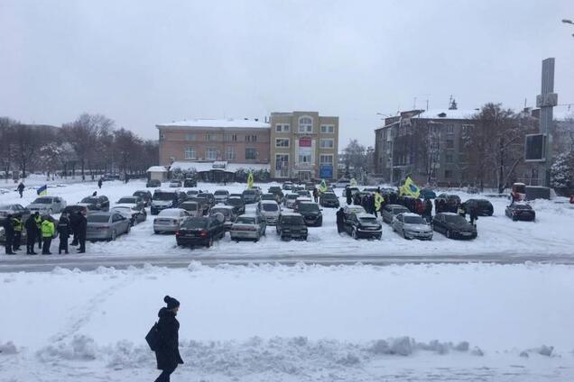 Протесты 'евробляхеров' заблокировали движение по всей Украине: опубликован полный список дорог