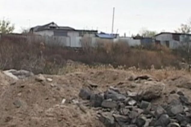 Тонни сміття і небезпечні відходи: під Харковом влаштували сміттєзвалище біля житлових будинків