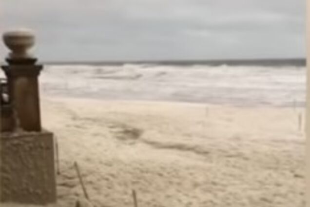 Сильный шторм в Одессе натворил беды: опубликовано видео