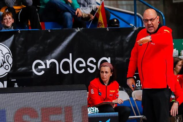 ''Тяжелый матч'': тренер женской сборной Испании по баскетболу отметил игру Украины